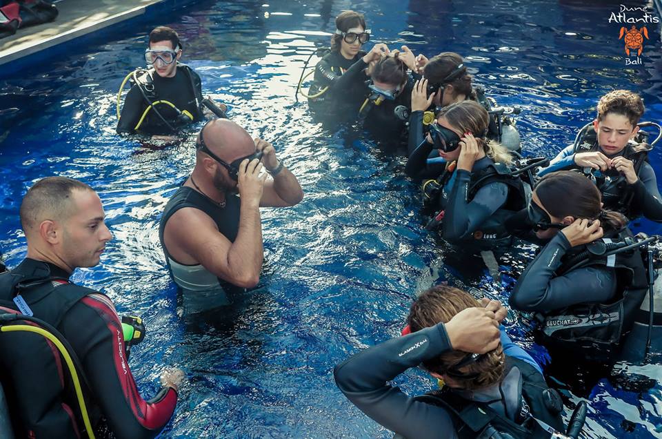 Scuba Diving Holidays For Beginners