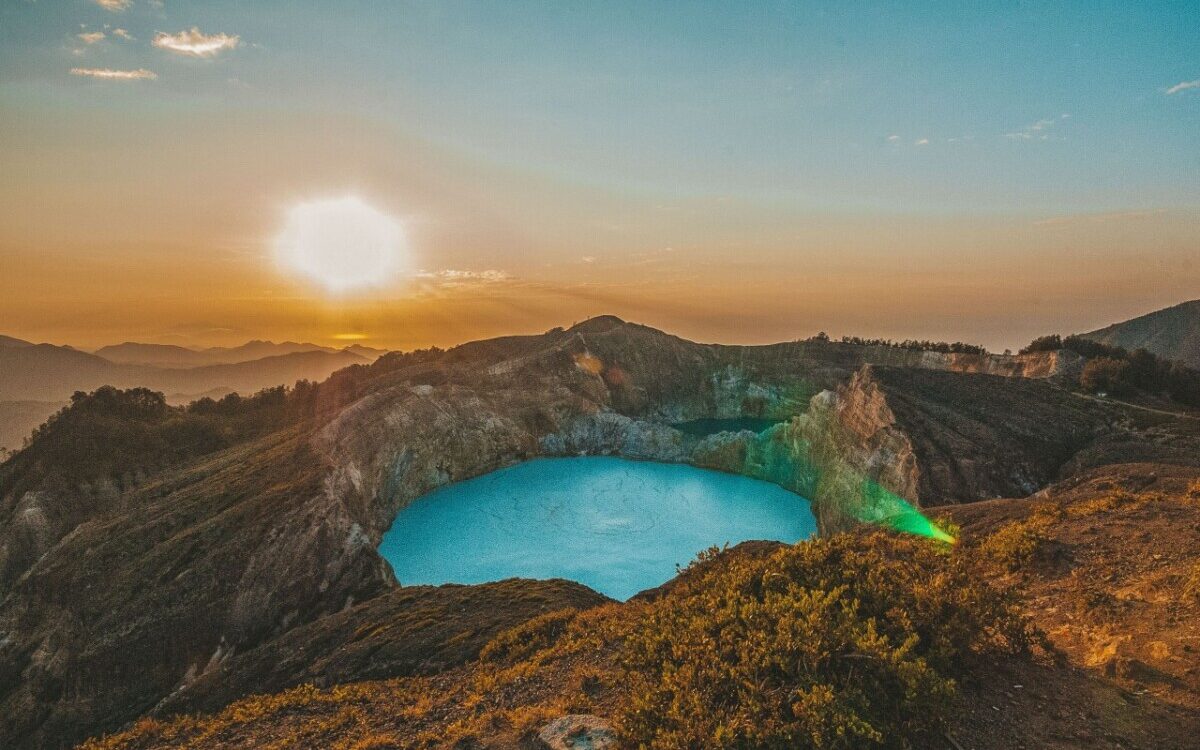 The Three-Colored Crater Lakes of Mount Kelimutu on Flores Komodo Tour